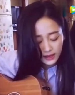 美女吉他深情彈唱 你知道唱的是什么歌