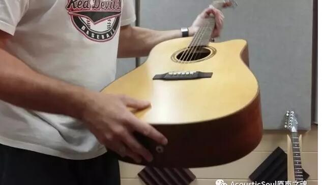 實體吉他店慢慢都關(guān)了,這怎么搞?